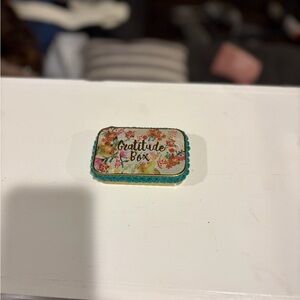NATURAL LIFE Gratitude Tin w/ Cards & Pen- Brand New